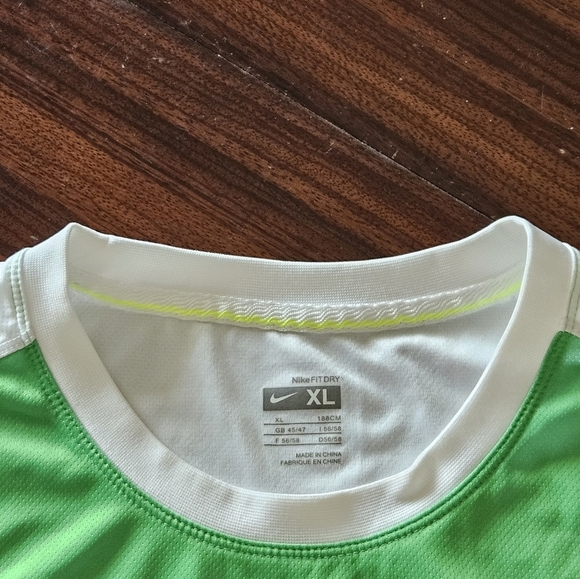 Nike FIT DRY White Green Navy Short Sleeve T-Shirt Men's XL Performance NWOT - Picture 7 of 13